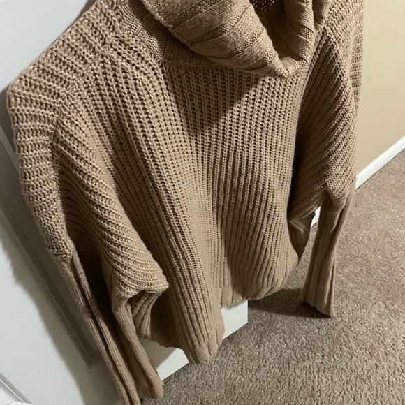 Sweater - Picture 3 of 3